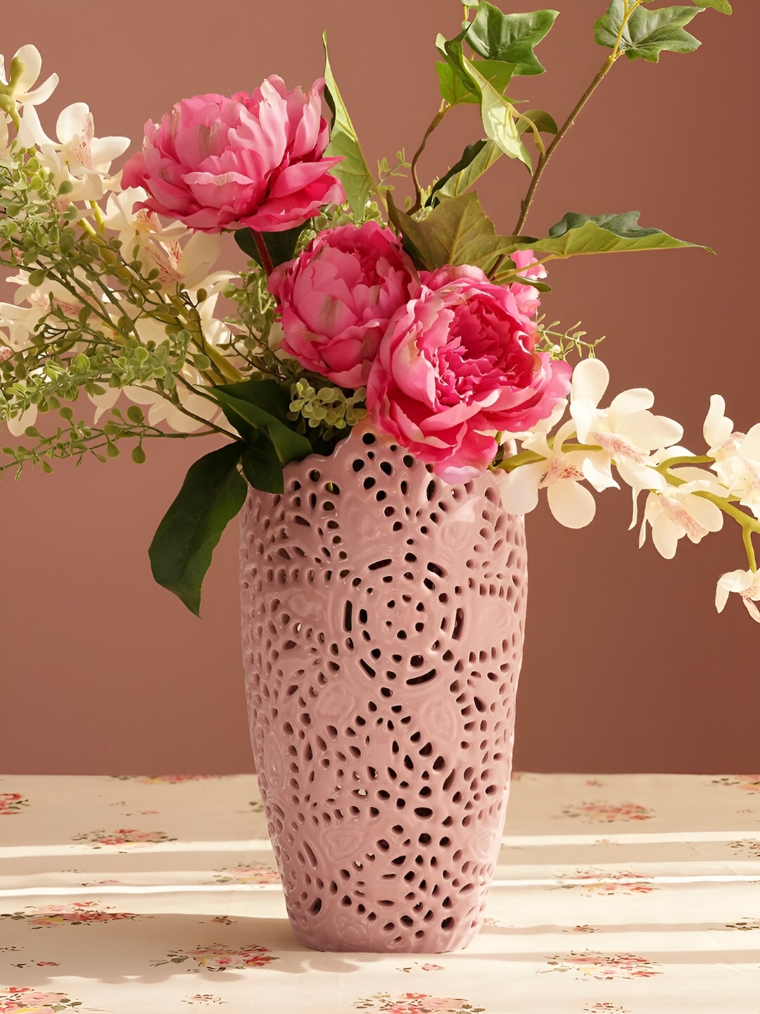 

Pure Home and Living Pink Lattice Ceramic Vase