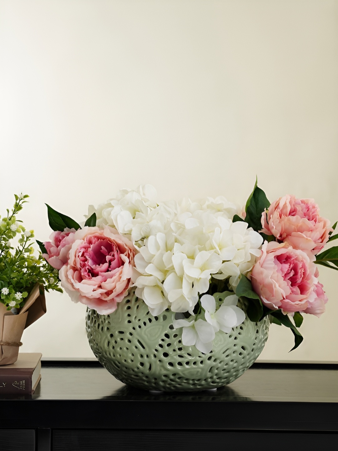 

Pure Home and Living Green Round Lattice Ceramic Vase