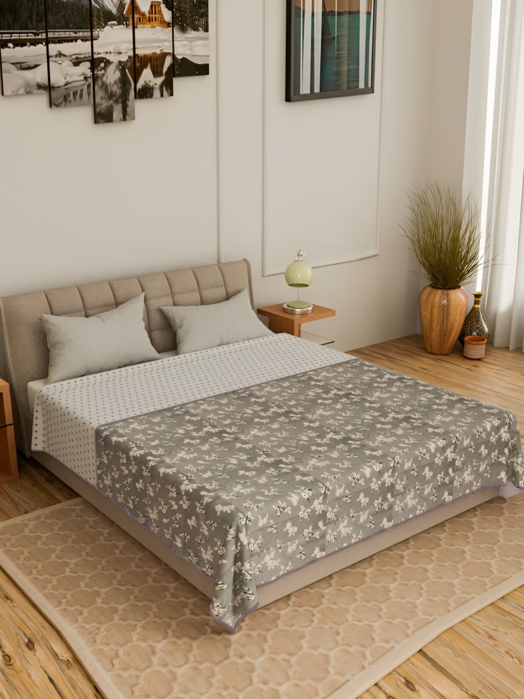 

CURIOUS LIFESTYLE Grey & Peach-Coloured Floral Printed 150 GSM Cotton Double Bed Dohar