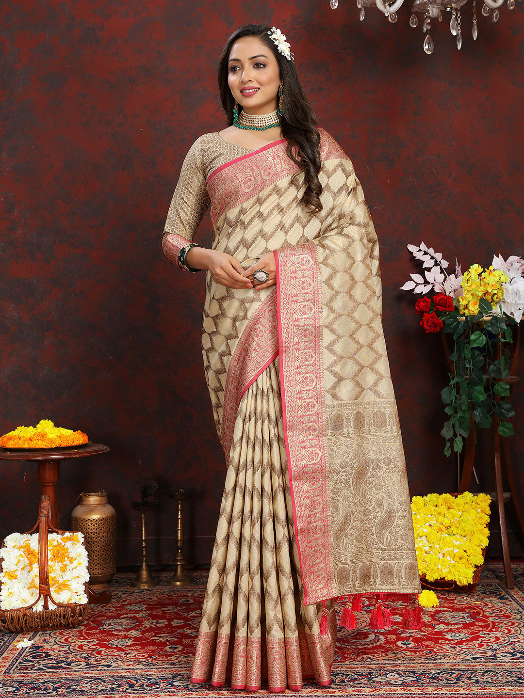 

Ekta Textiles Geometric Woven Design Zari Pure Silk Banarasi Saree, Beige