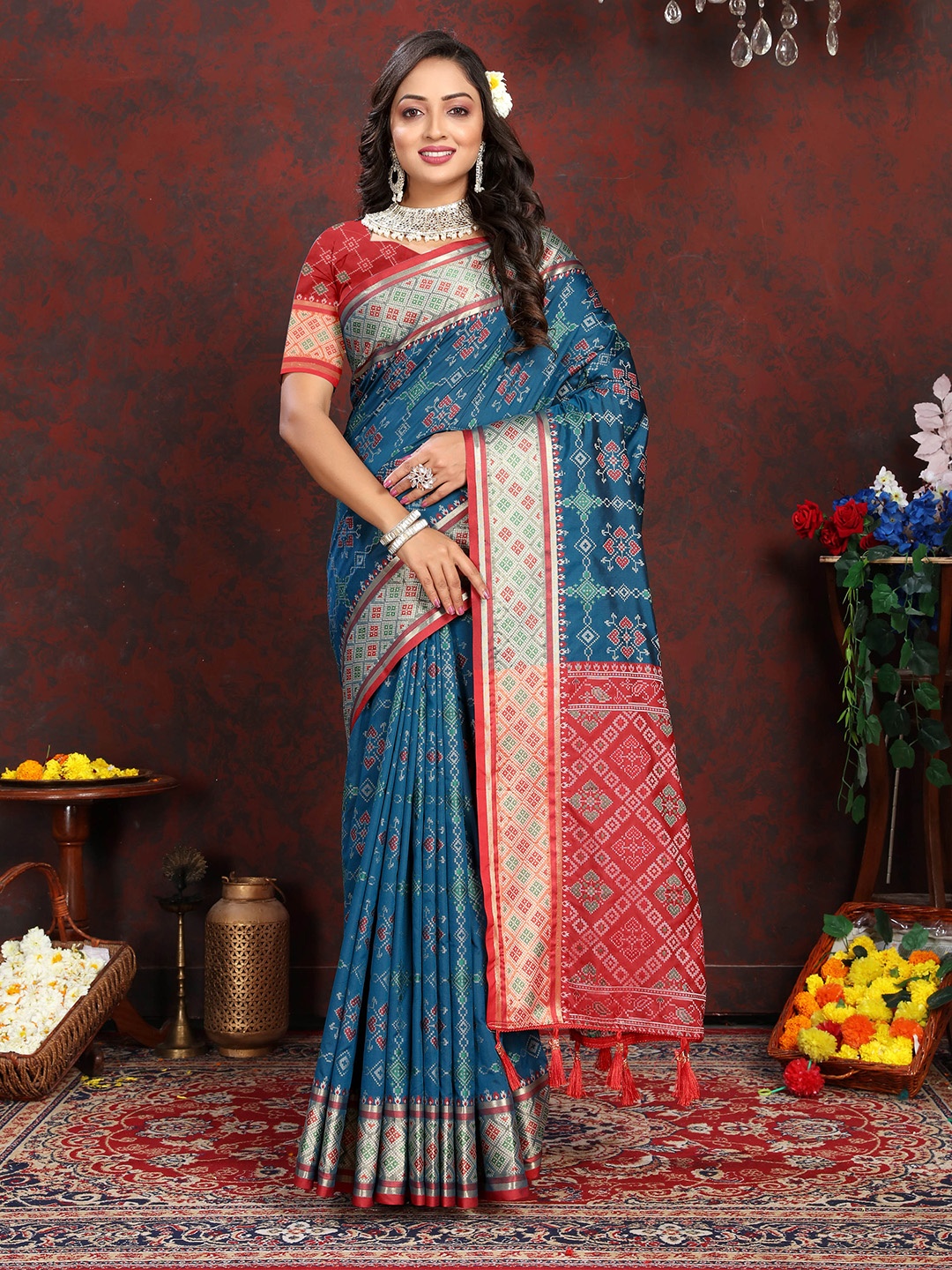 

Ekta Textiles Ethnic Motifs Woven Design Zari Pure Silk Patola Saree, Blue