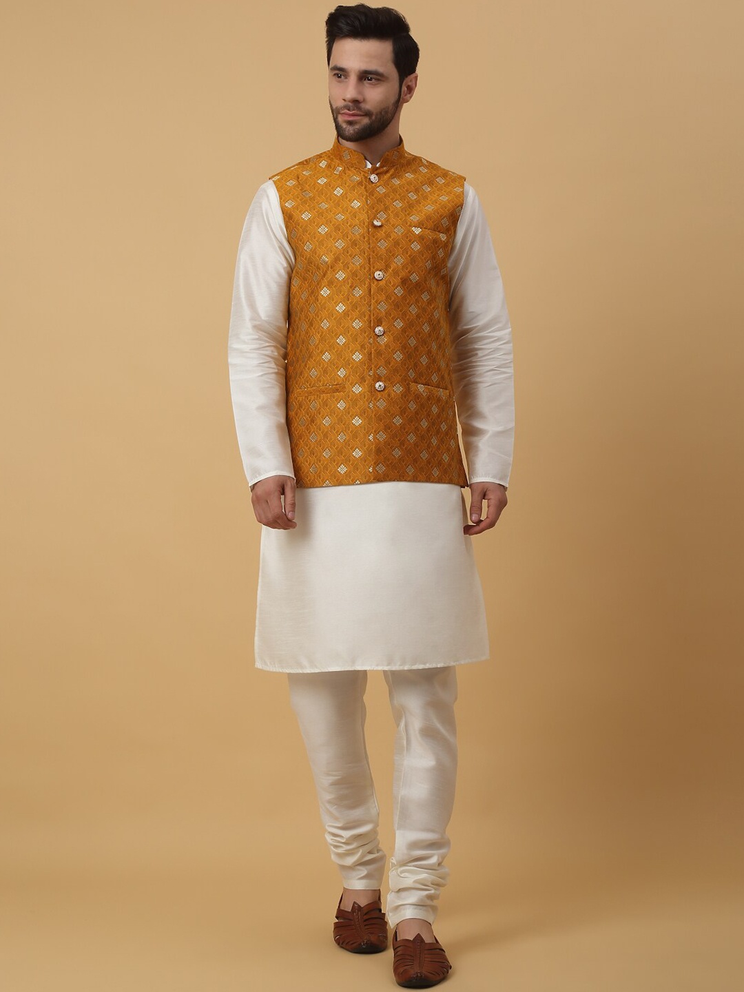 

KRAFT INDIA Mandarin Collar Kurta & Churidar With Jacquard Jacket, Cream