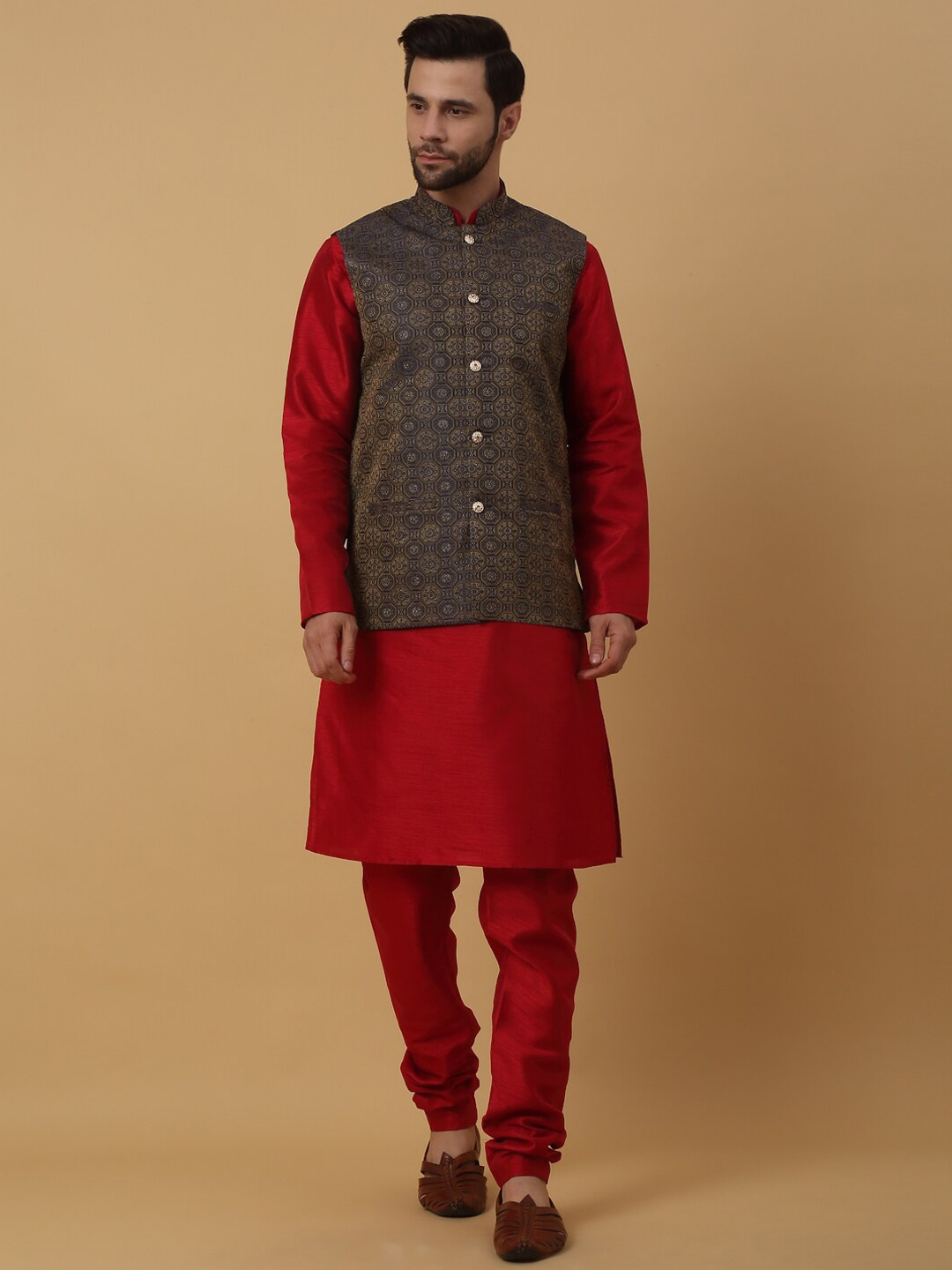 

KRAFT INDIA Mandarin Collar Kurta & Churidar With Jacquard Printed Nehru Jacket, Maroon