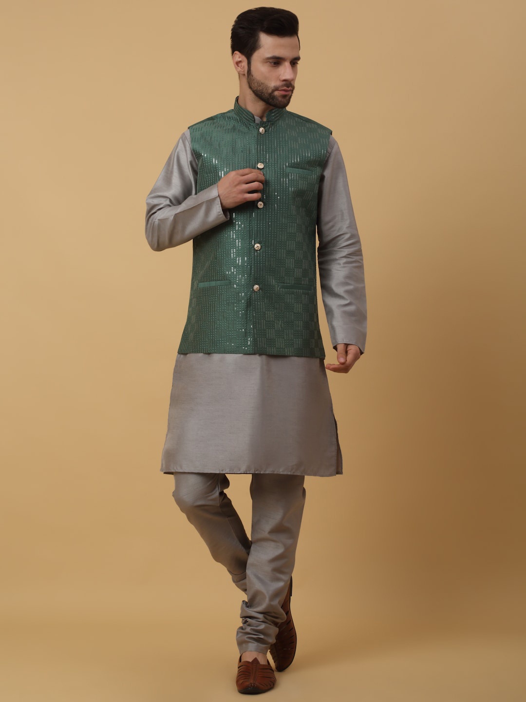 

KRAFT INDIA Ethnic Motifs Mandarin Collar Long Sleeves Kurta with Churidar, Grey