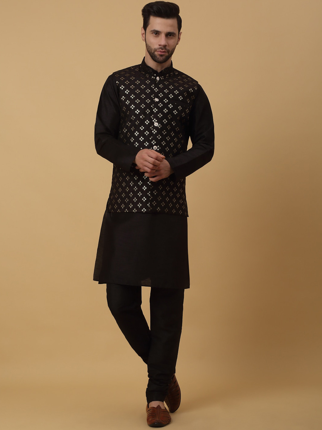 

KRAFT INDIA Mandarin Collar Long Sleeves Regular Kurta With Churidar & Jacket, Black
