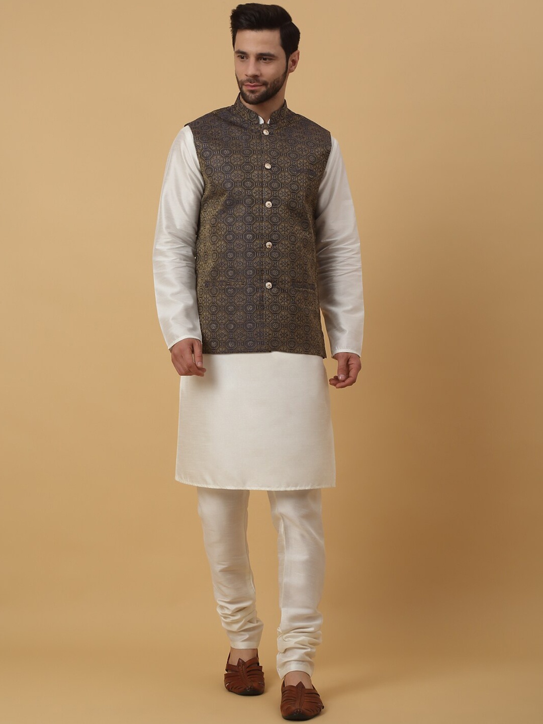 

KRAFT INDIA Mandarin Collar Jacquard Kurta With Churidar, Cream