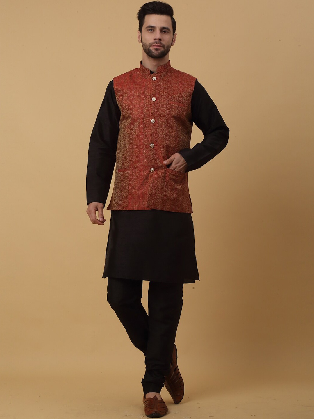 

KRAFT INDIA Ethnic Motifs Mandarin Collar Long Sleeves Kurta with Churidar, Black