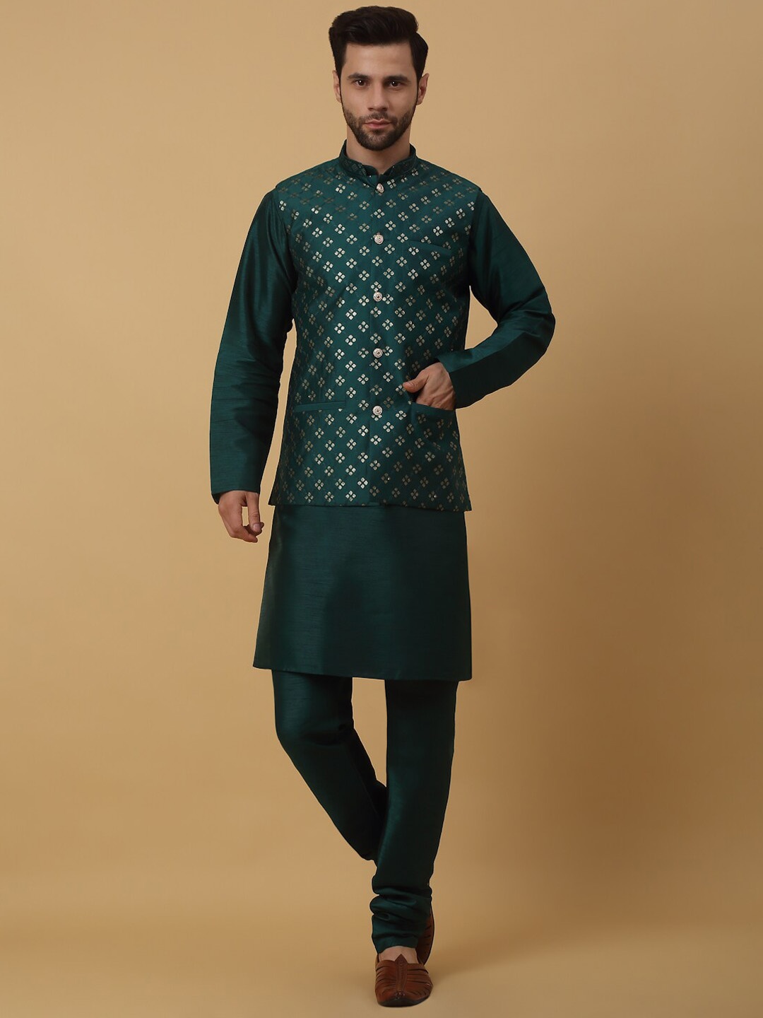 

KRAFT INDIA Mandarin Collar Sequinned Kurta With Churidar, Green