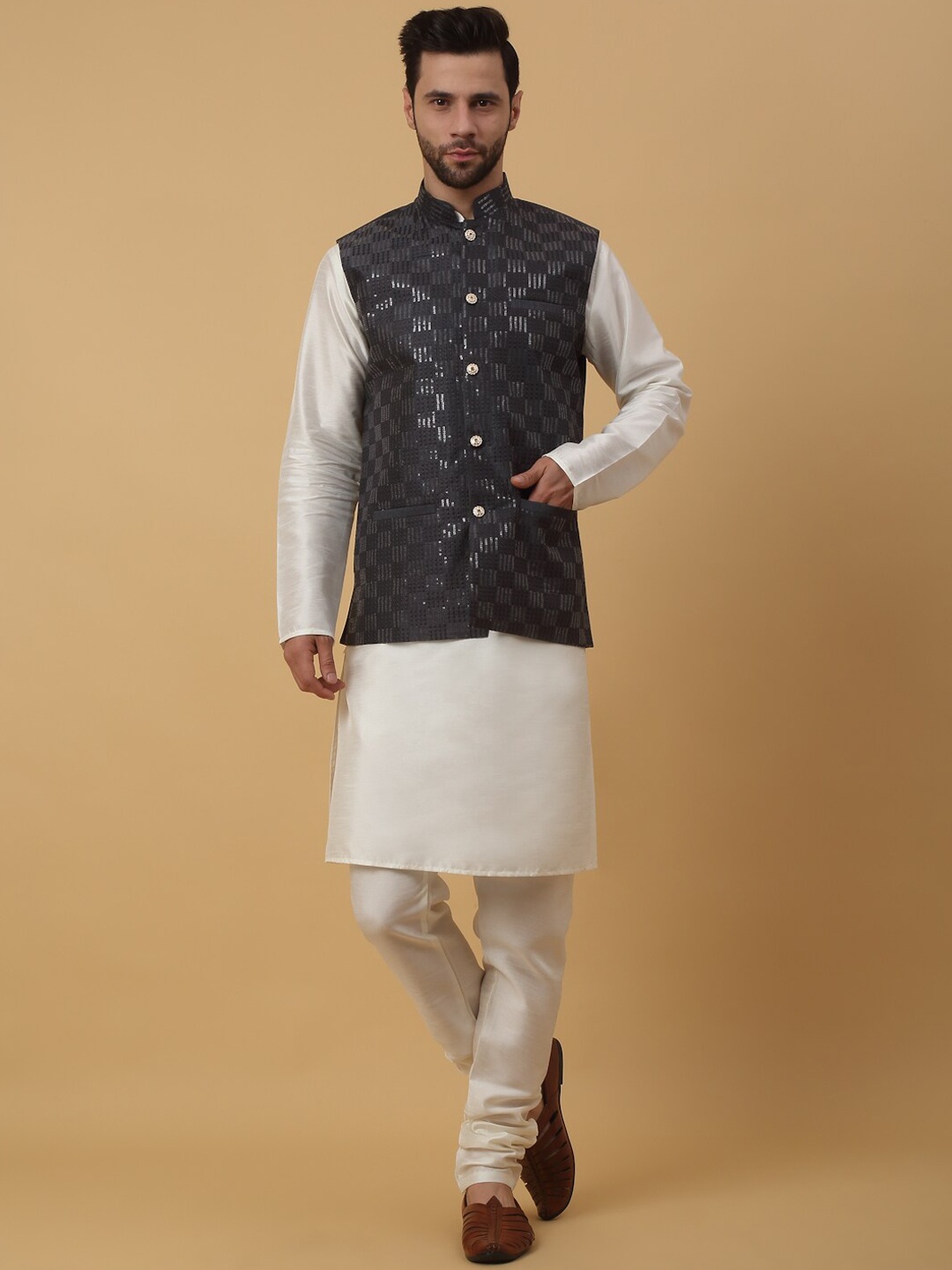 

KRAFT INDIA Mandarin Collar Sequinned Kurta With Churidar, Cream