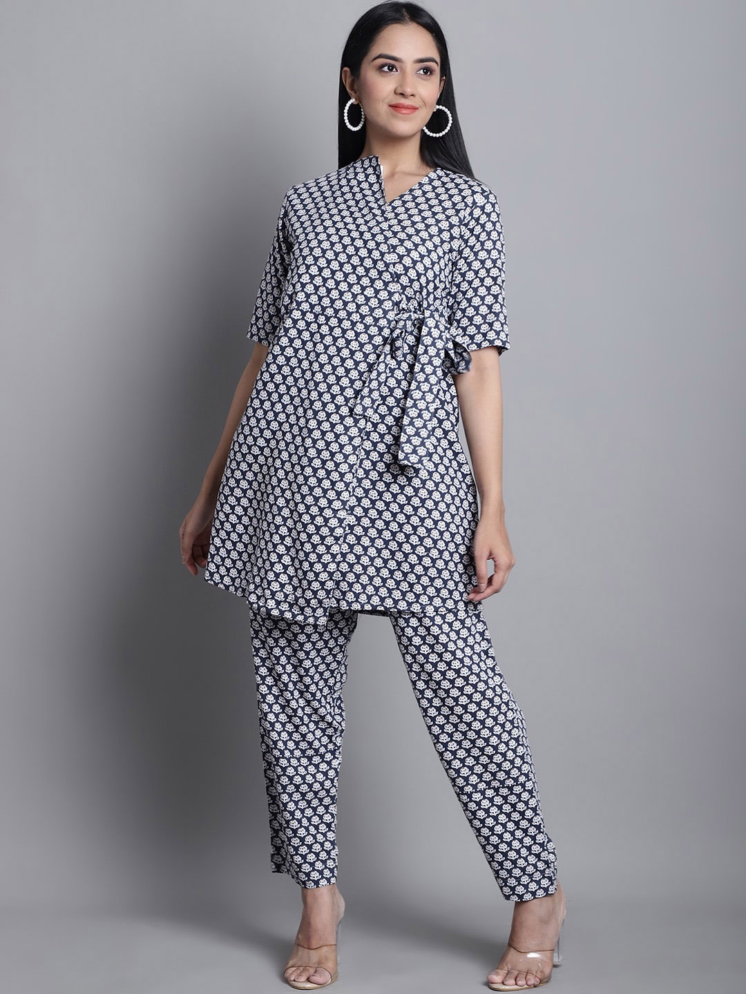 

Enchanted Drapes Ethnic Motifs Printed Pure Cotton Tunic with Trousers, Navy blue