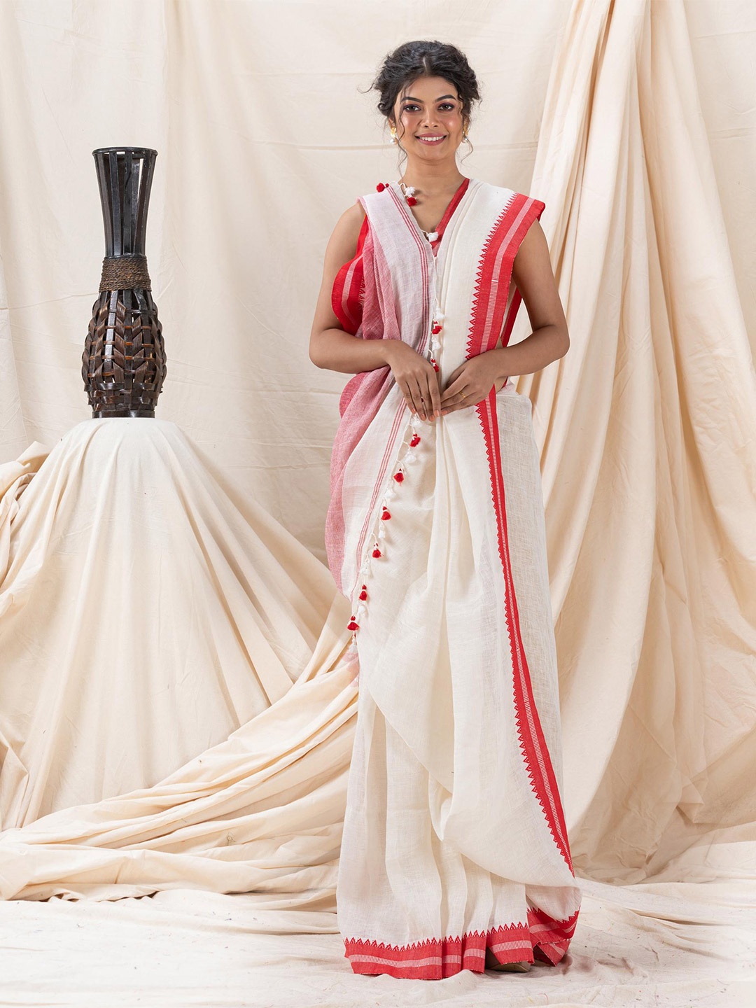 

Angoshobha Woven Design Pure Linen Saree, White