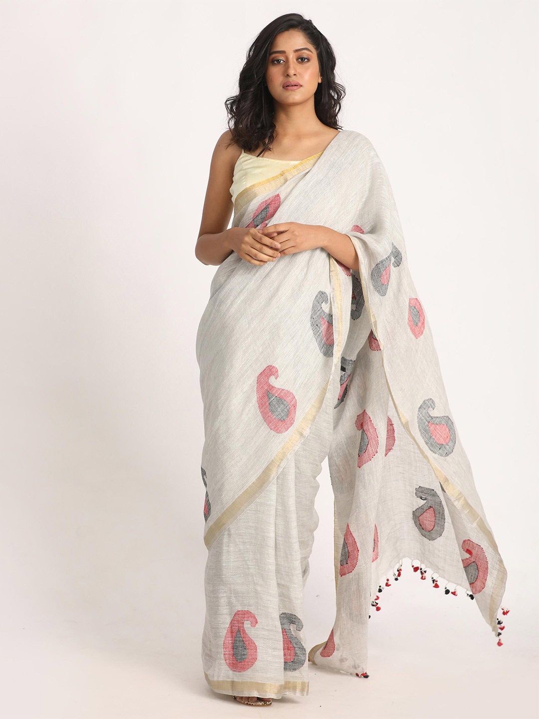 

Angoshobha Woven Design Pure Linen Jamdani Saree, Grey
