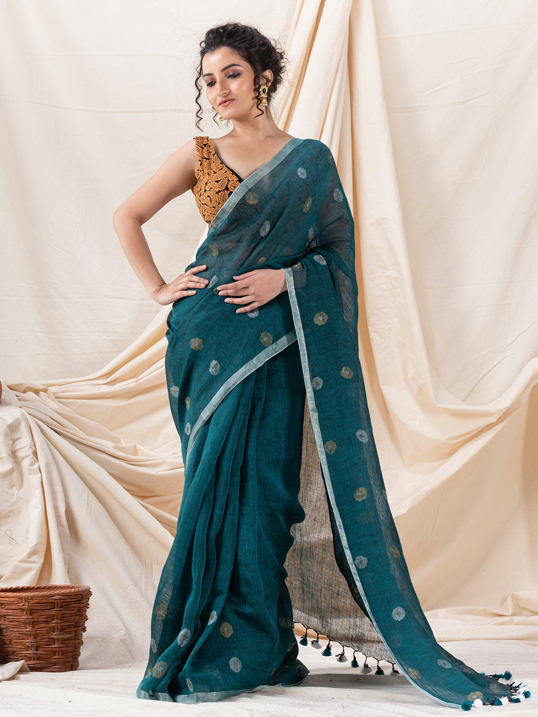 

Angoshobha Ethnic Motifs Pure Linen Jamdani Saree, Teal