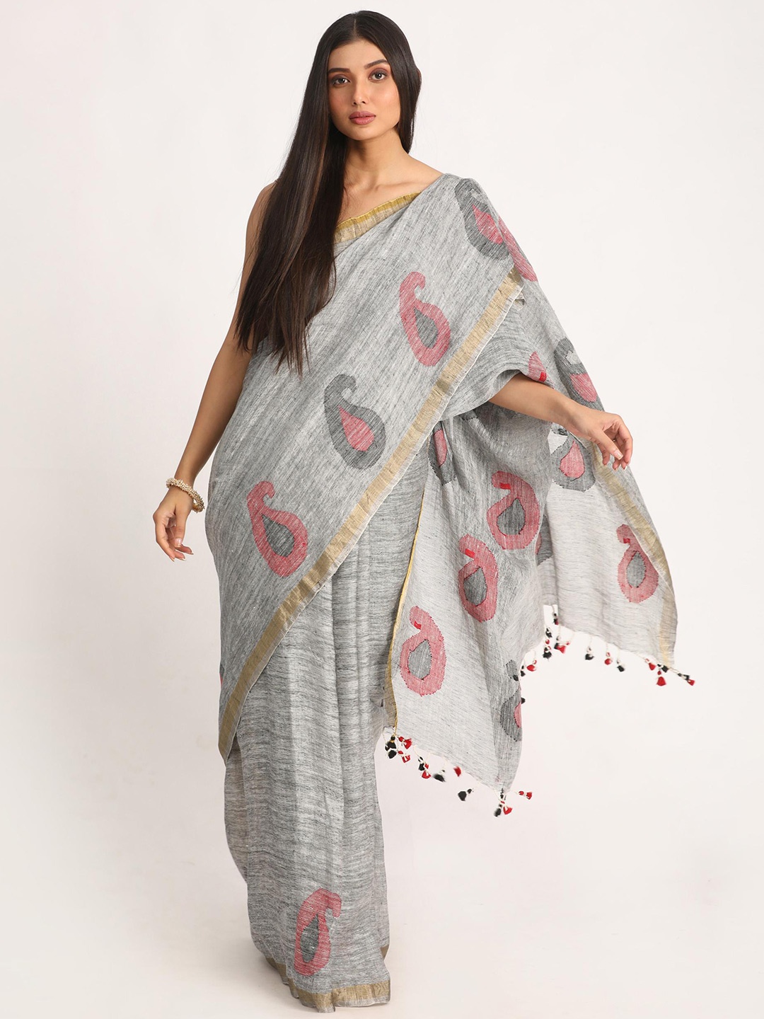 

Angoshobha Paisley Woven Design Zari Pure Linen Jamdani Saree, Grey