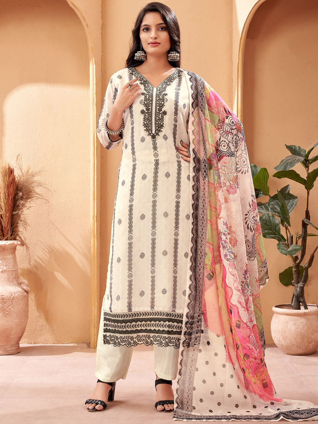 

NIZA FASHION Women Regular Thread Work Kurta with Trousers & With Dupatta, Cream