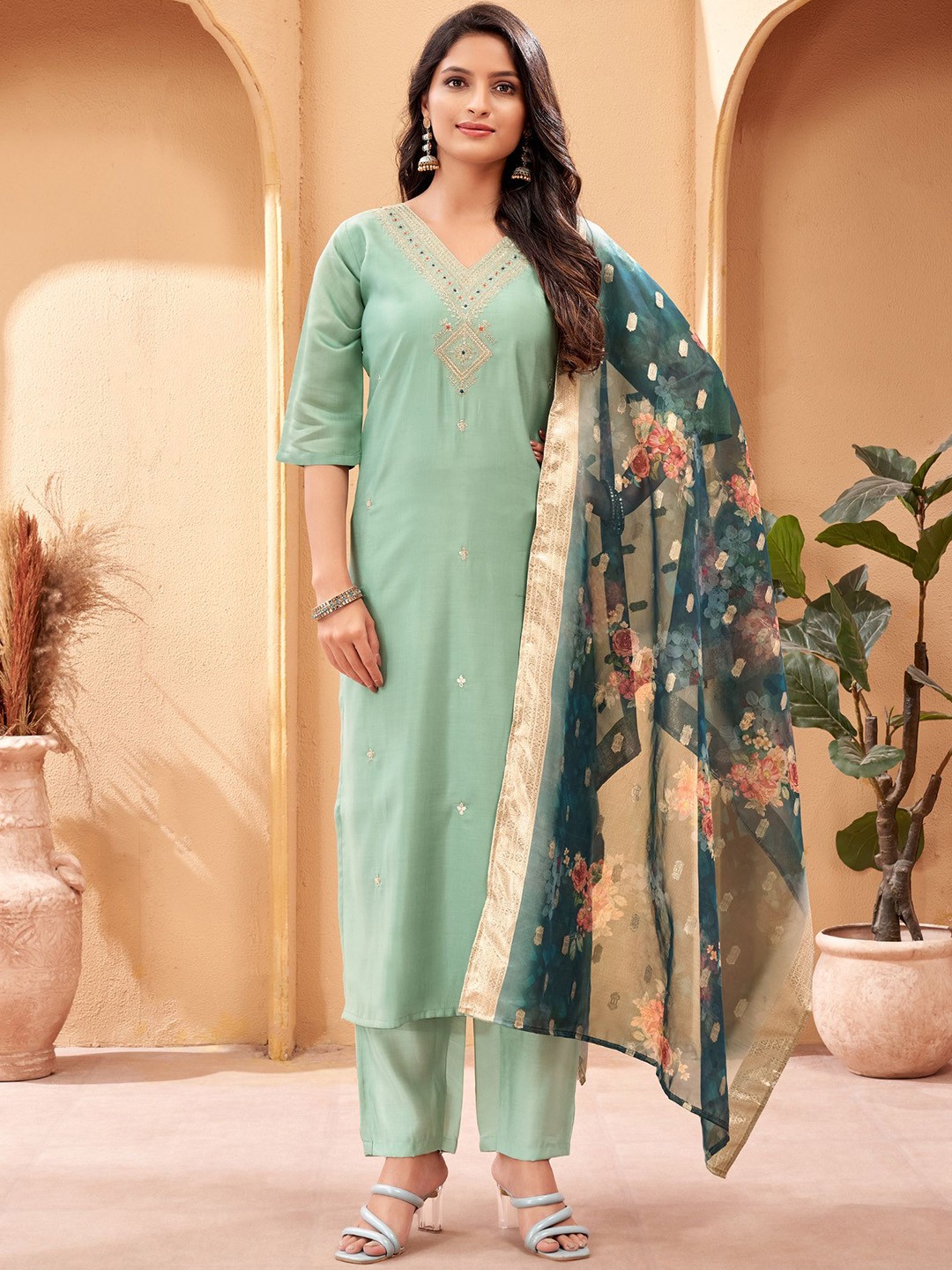 

NIZA FASHION Ethnic Motifs Embroidered Thread Work Straight Kurta with Trousers & Dupatta, Green