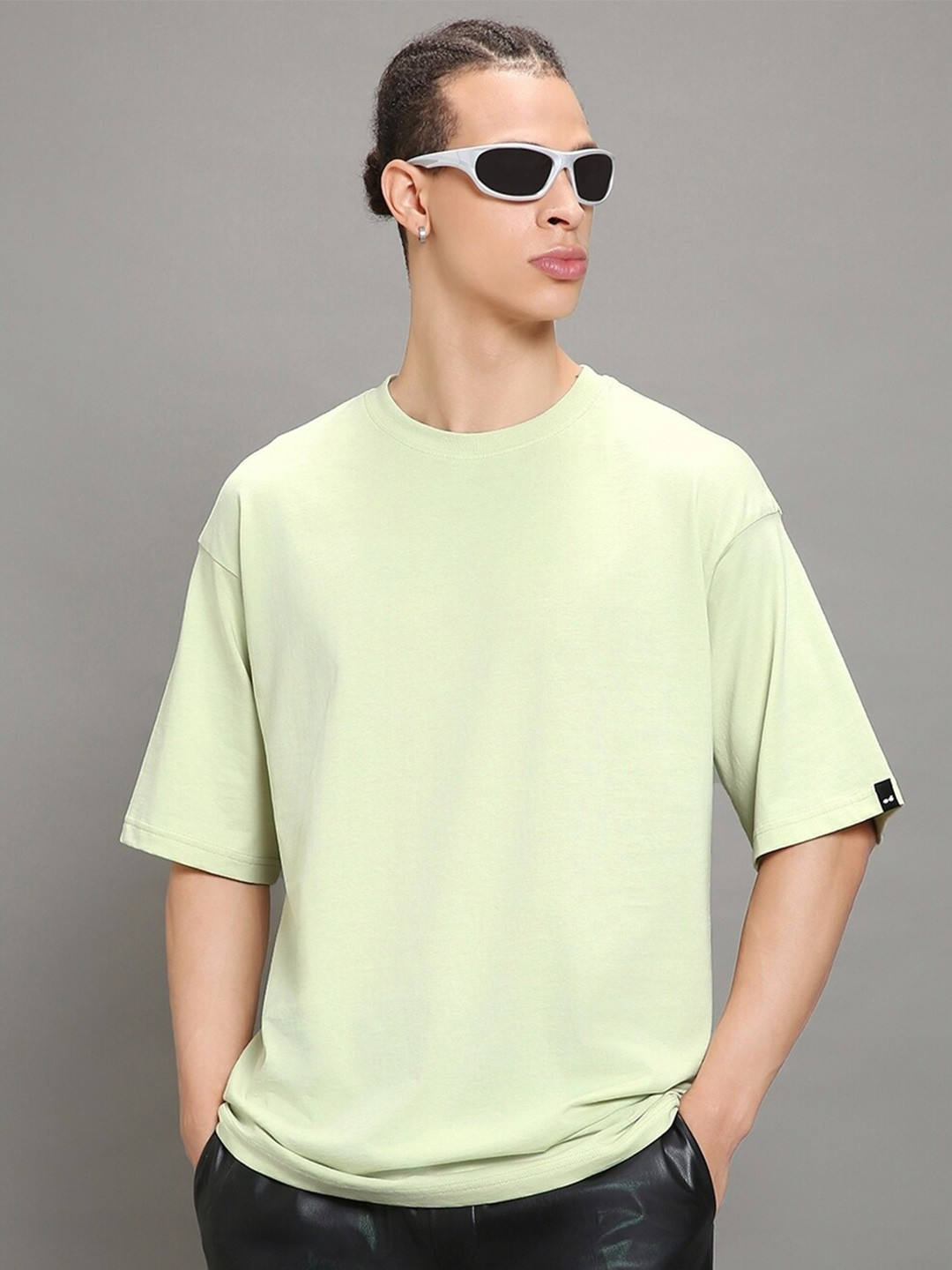 

Bewakoof Drop-Shoulder Sleeves Oversized Cotton T-shirt, Green