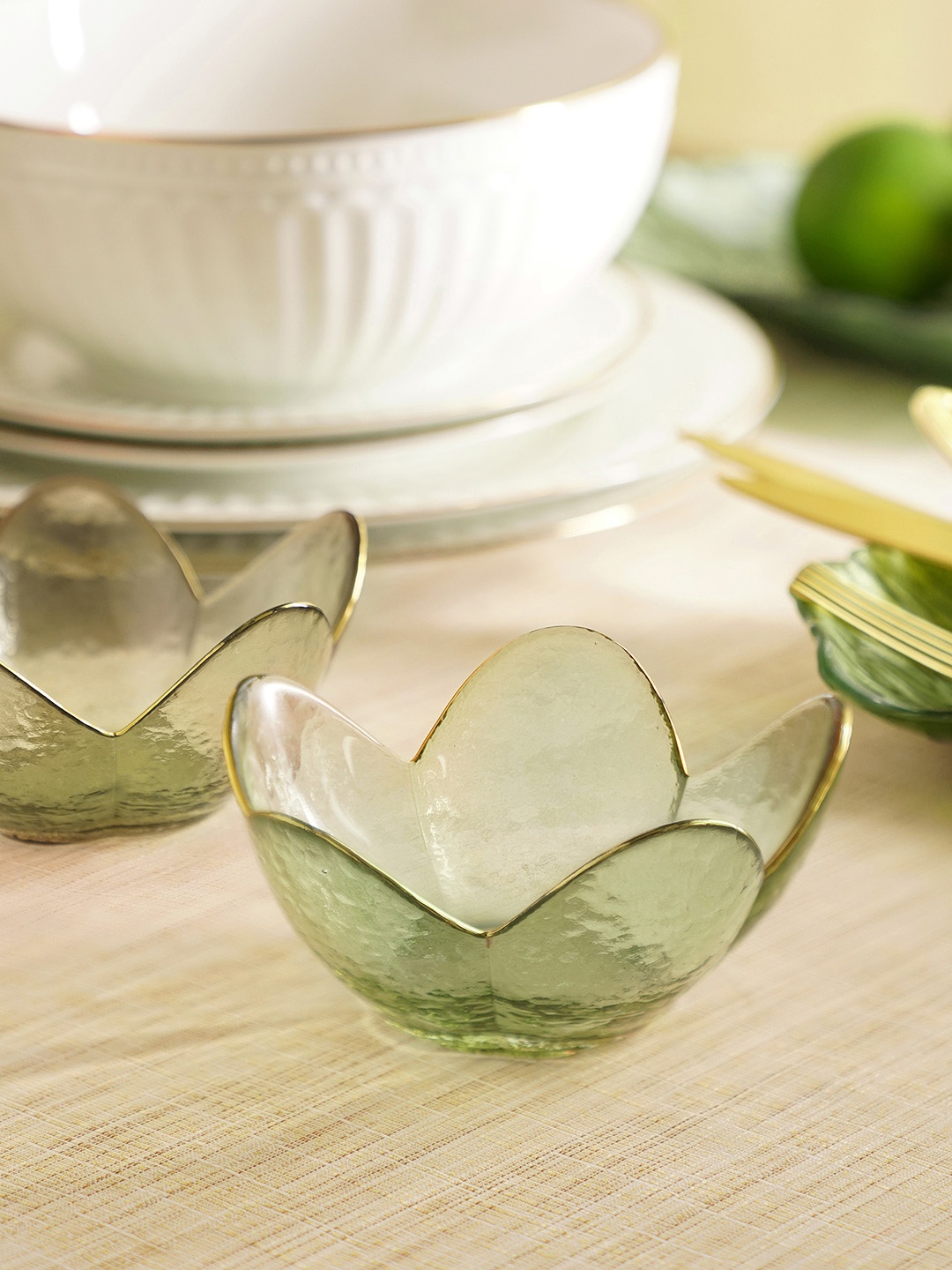 

Pure Home and Living Green Floral Glass Bowl
