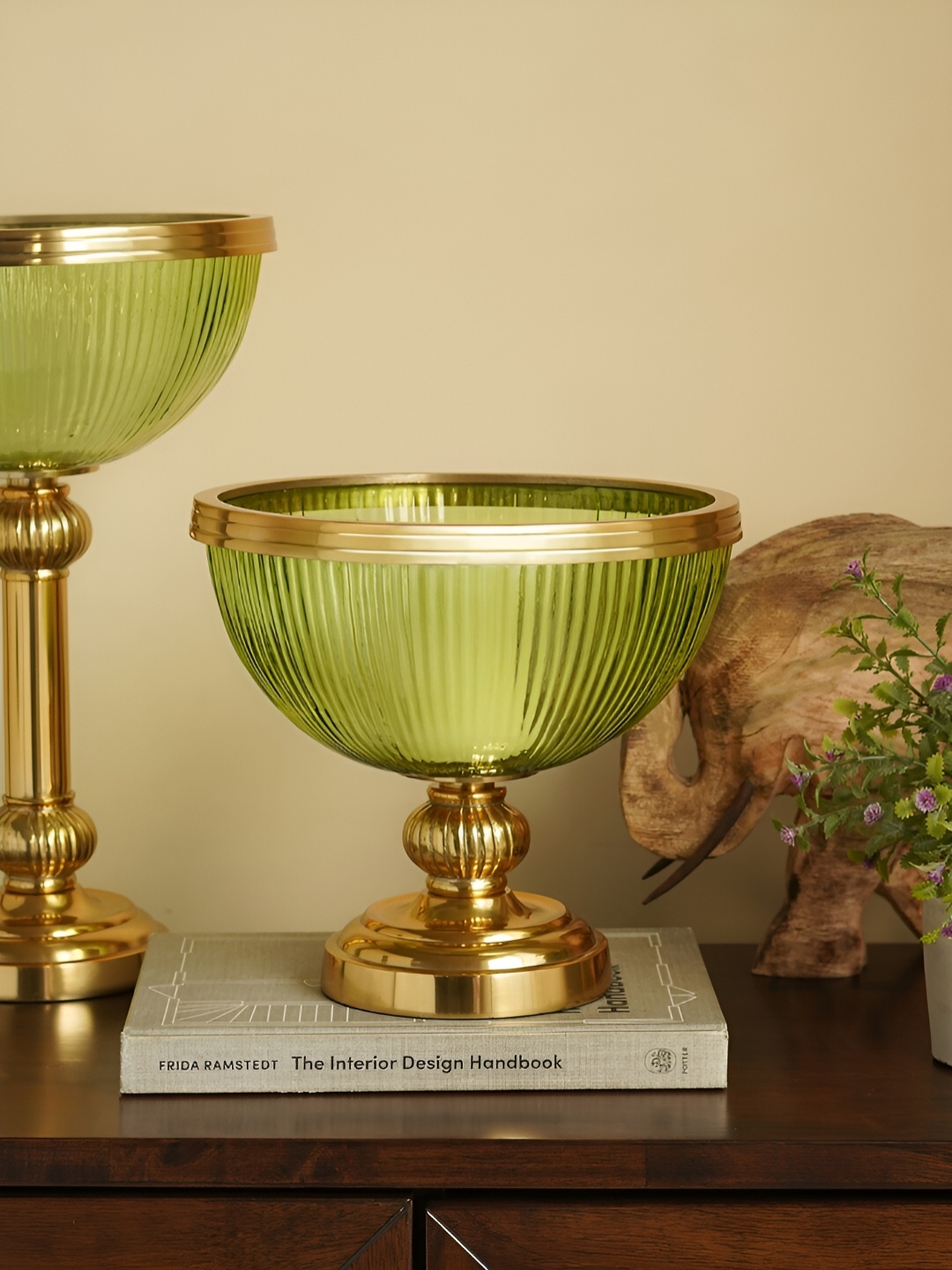 

Pure Home and Living Green Ribbed Decorative Glass Bowl With Stand