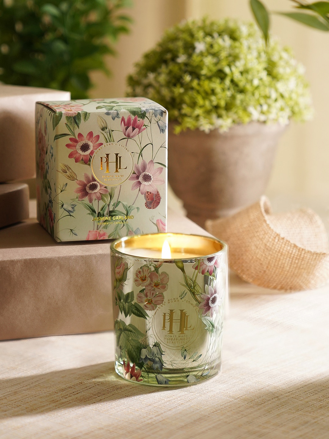

Pure Home and Living Green Jasmine Garland Wax Filled Scented Jar Candle