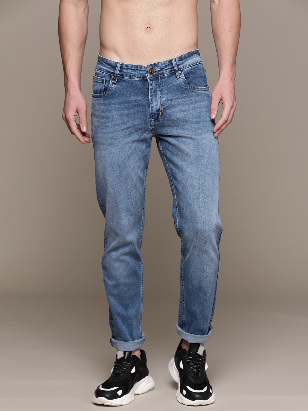 

Roadster Men Slim Fit Light Fade Stretchable Jeans, Blue