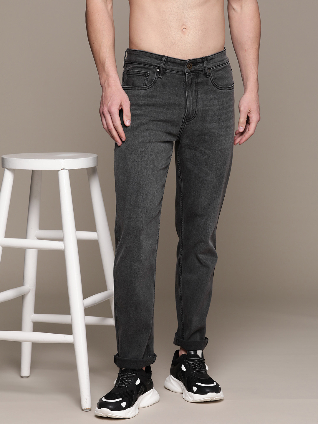 

Roadster Men Relaxed Fit Stretchable Jeans, Grey
