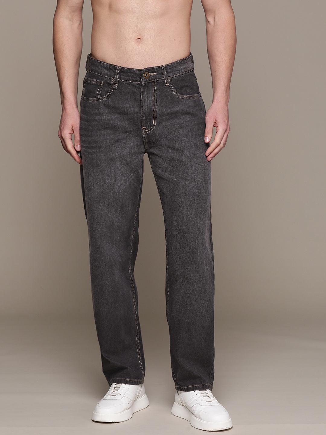 

Roadster Men Relaxed Fit Stretchable Jeans, Grey