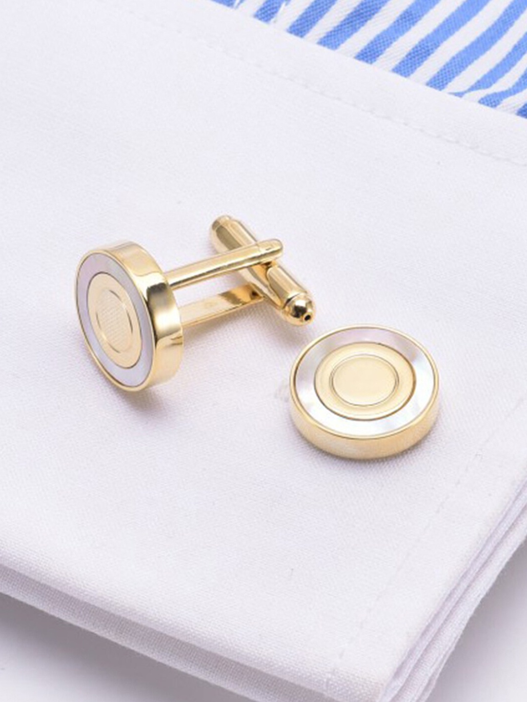 

Peora Men 316L Stainless Steel Gold-Plated Zodiac Sign Cufflink