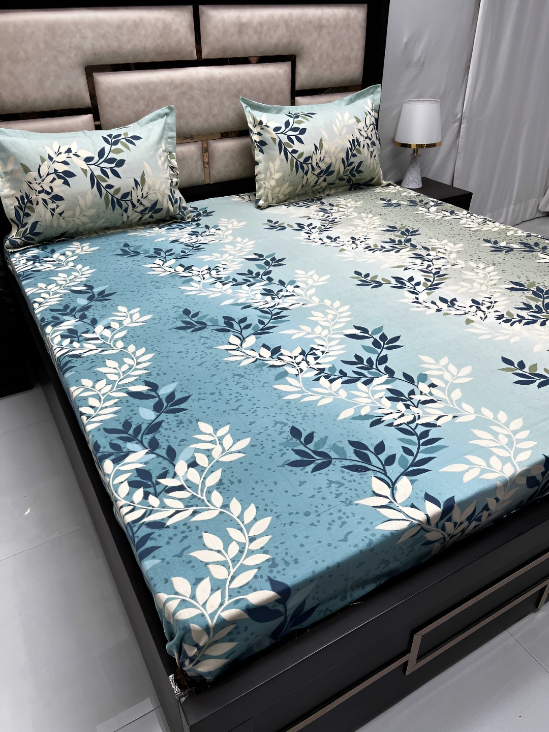

Pure Decor Green & White Floral Cotton 300 TC Queen Bedsheet with 2 Pillow Covers