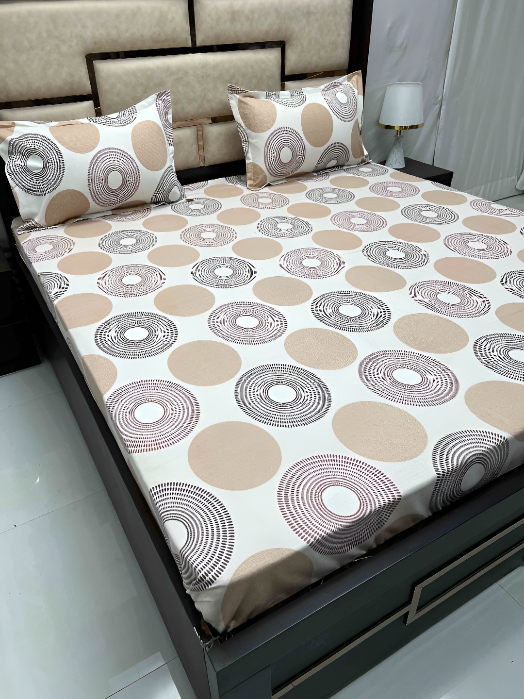 

Pure Decor Brown & White Geometric Cotton 300 TC Queen Bedsheet with 2 Pillow Covers