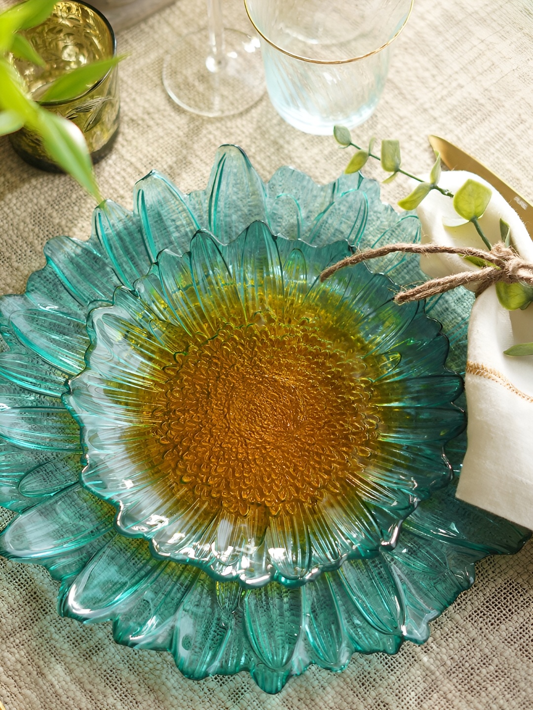 

Pure Home and Living Orange & Blue 2 Pieces Floral Textured Glass Glossy Plates