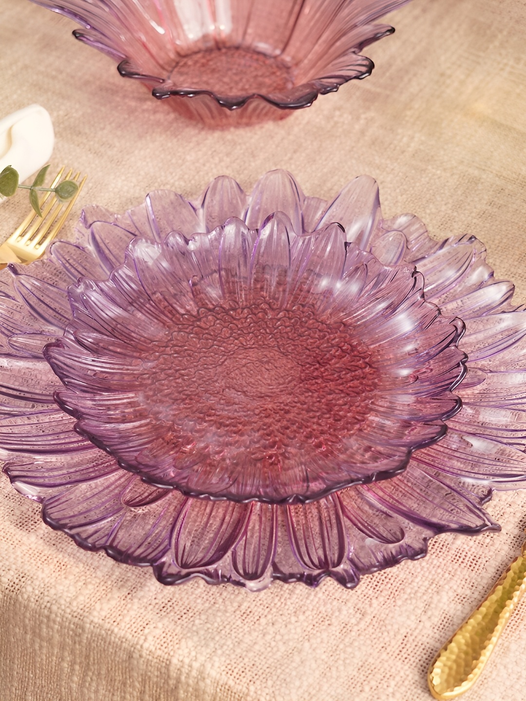 

Pure Home and Living Set of 2 Pink & Purple Ombre Gerbera Glass Dessert Plates