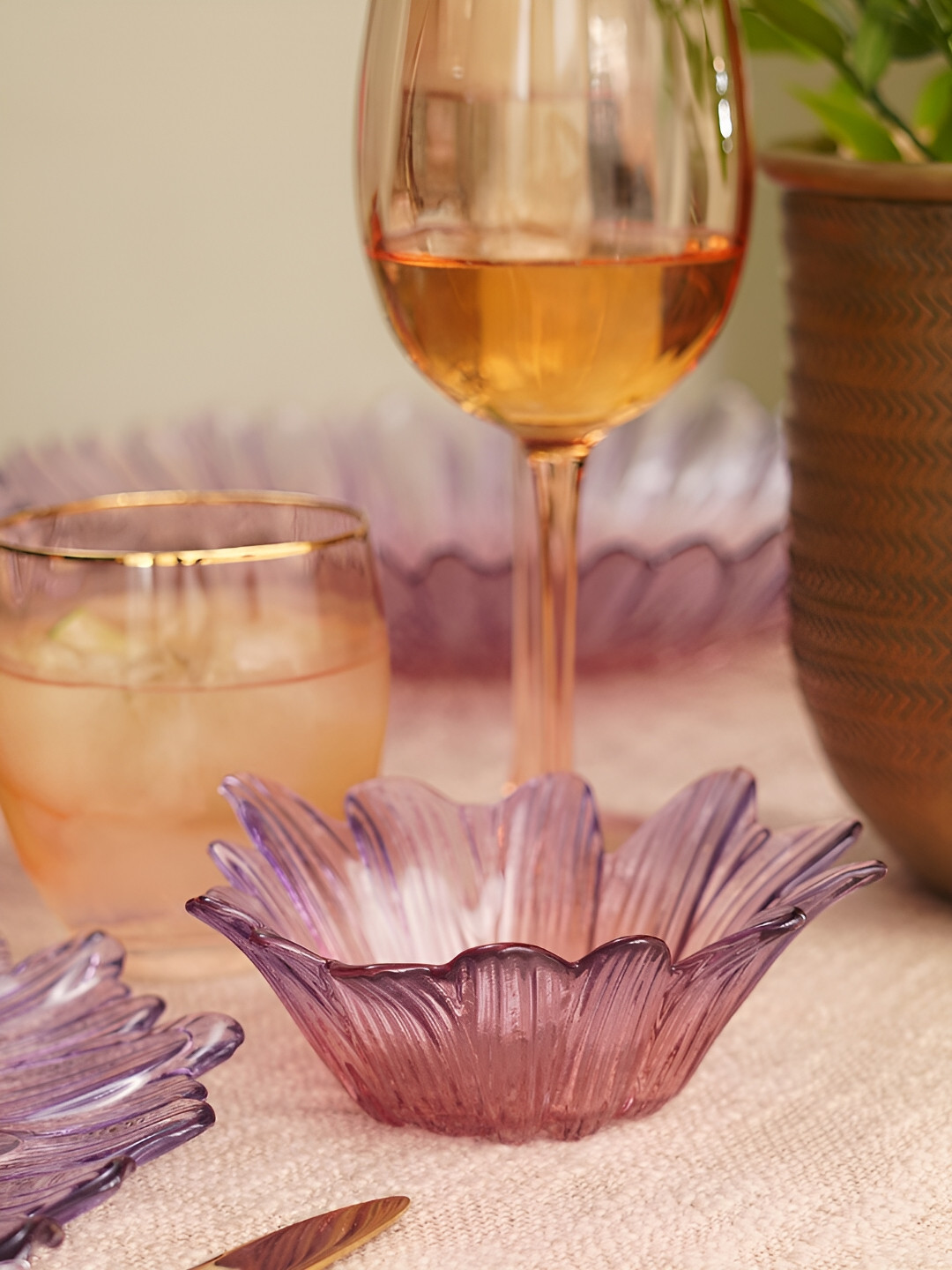 

Pure Home and Living Pink & 2 Pieces Textured Glass Matte Bowls