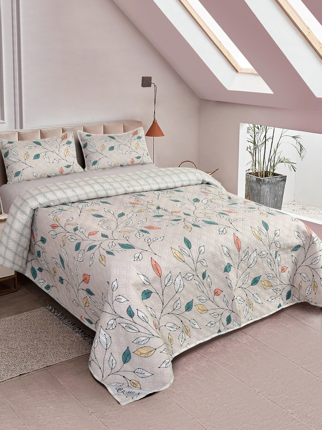 

Aura Beige & White Printed Double King Quilted Bed Cover With Pillow Covers