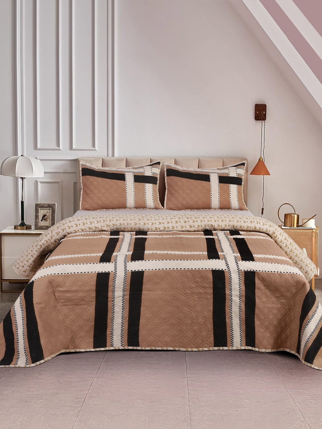 

Aura Brown & Beige Checked Quilted Microfibre Double King Bed Cover With Pillow Covers