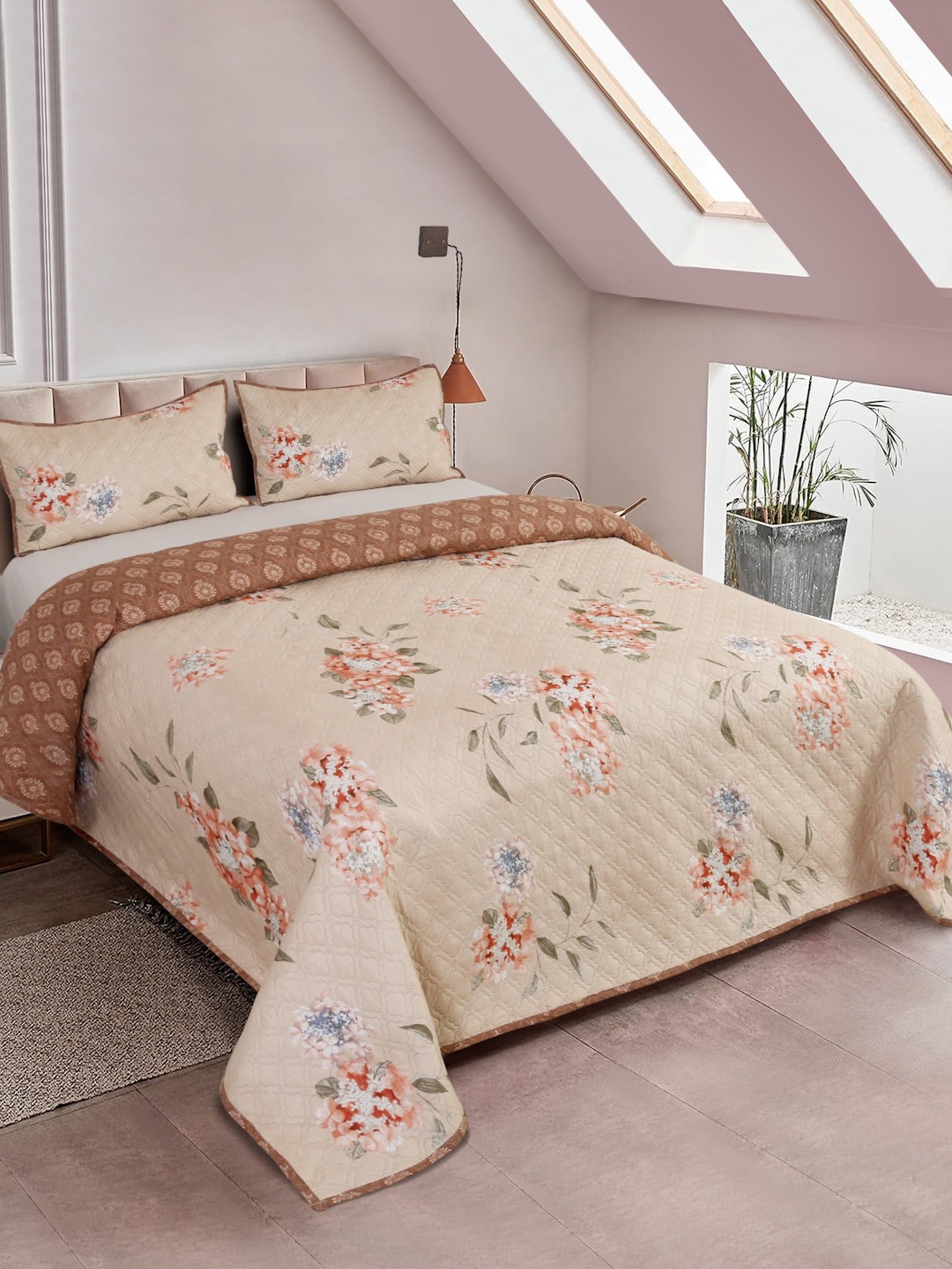 

Aura Beige & Brown Printed Double King Quilted Bed Cover With Pillow Covers