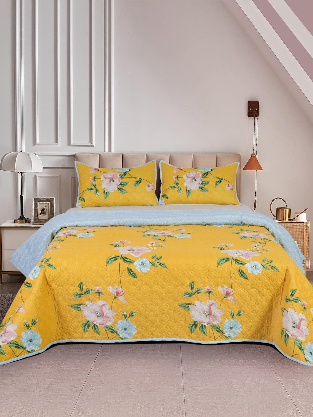 

Aura Yellow & Blue Floral Printed Quilted Bed Cover With 2 Pillow Covers