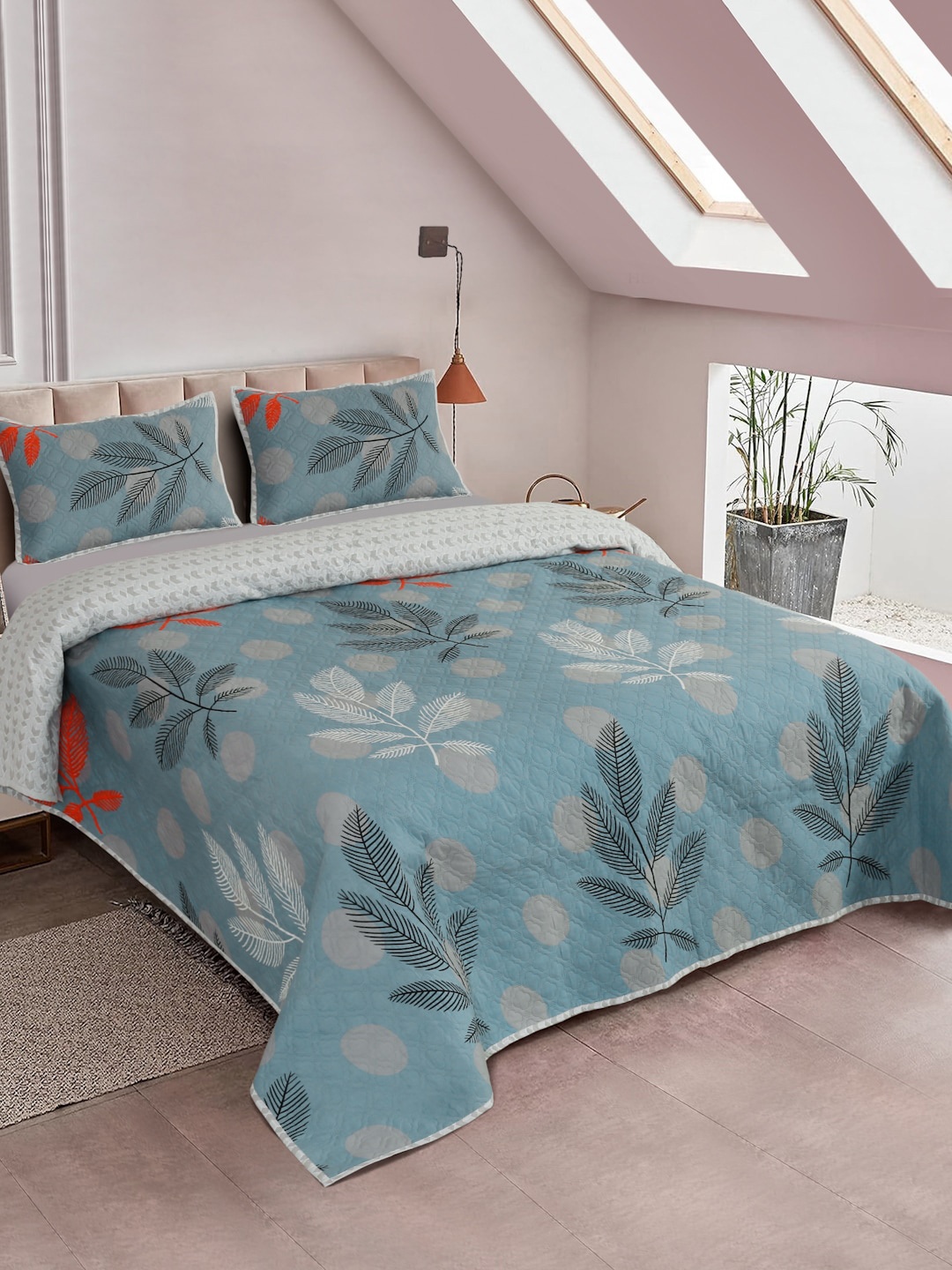 

Aura Sea Green & Grey Printed Quilted Microfibre Double King Bed Cover With Pillow Covers