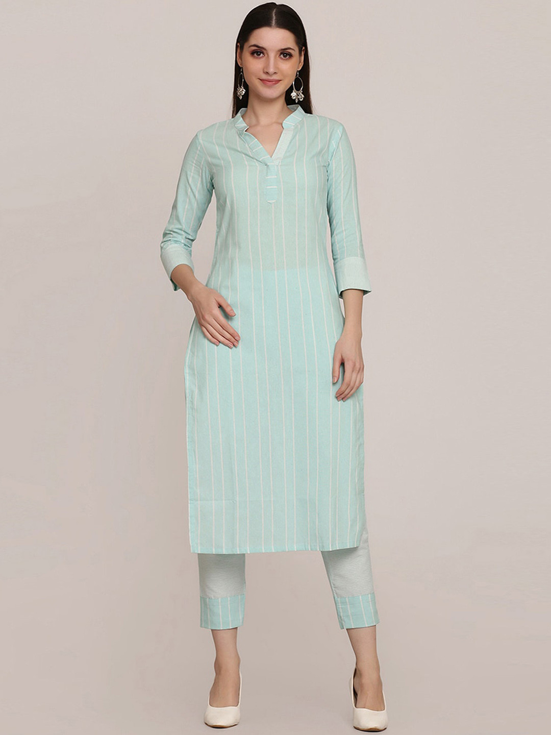 

HRITIKA Striped Mandarin Collar Straight Kurta With Trouser, Turquoise blue