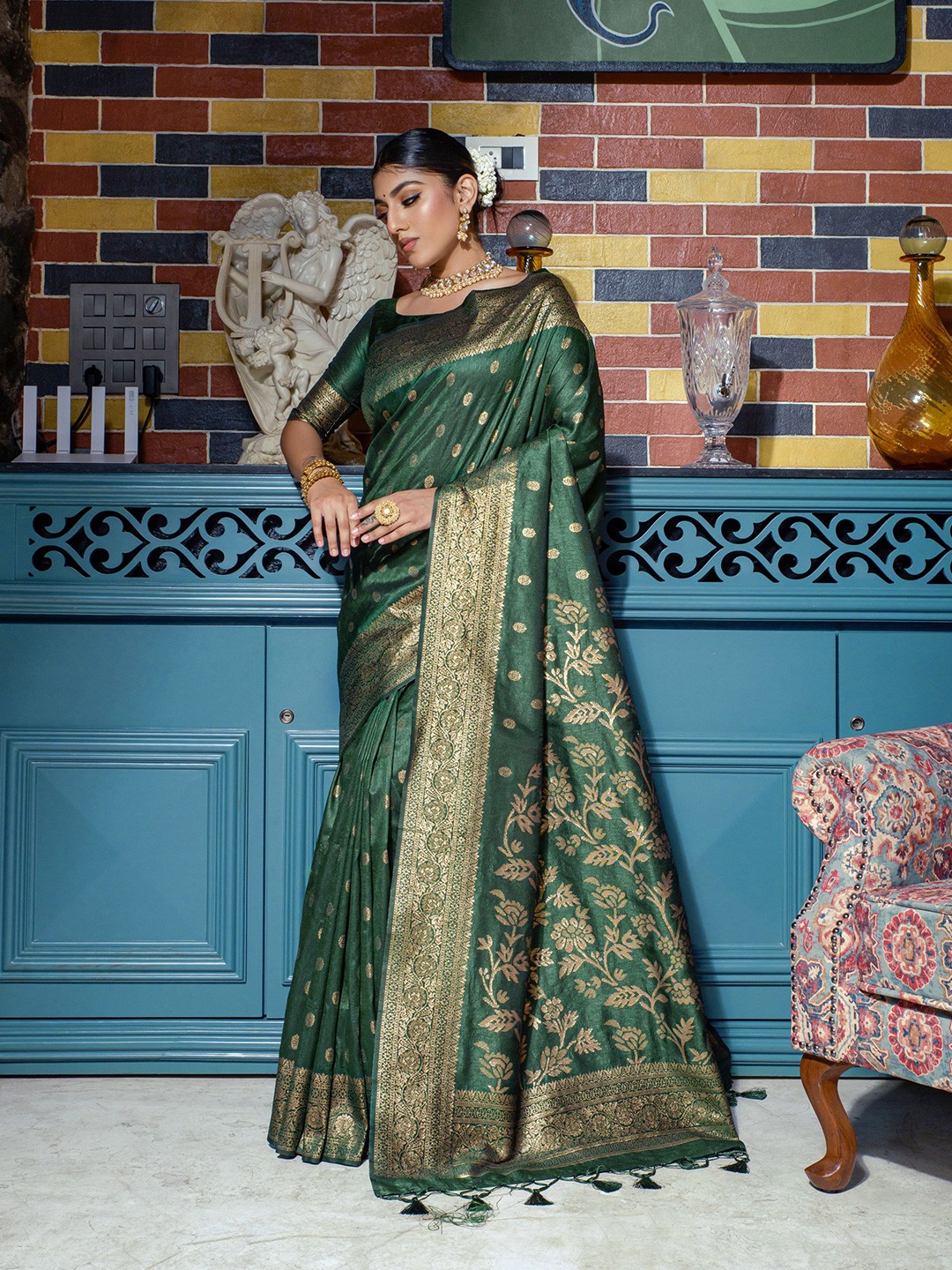 

Anouk Ethnic Motifs Woven Design Zari Pure Silk Saree, Green