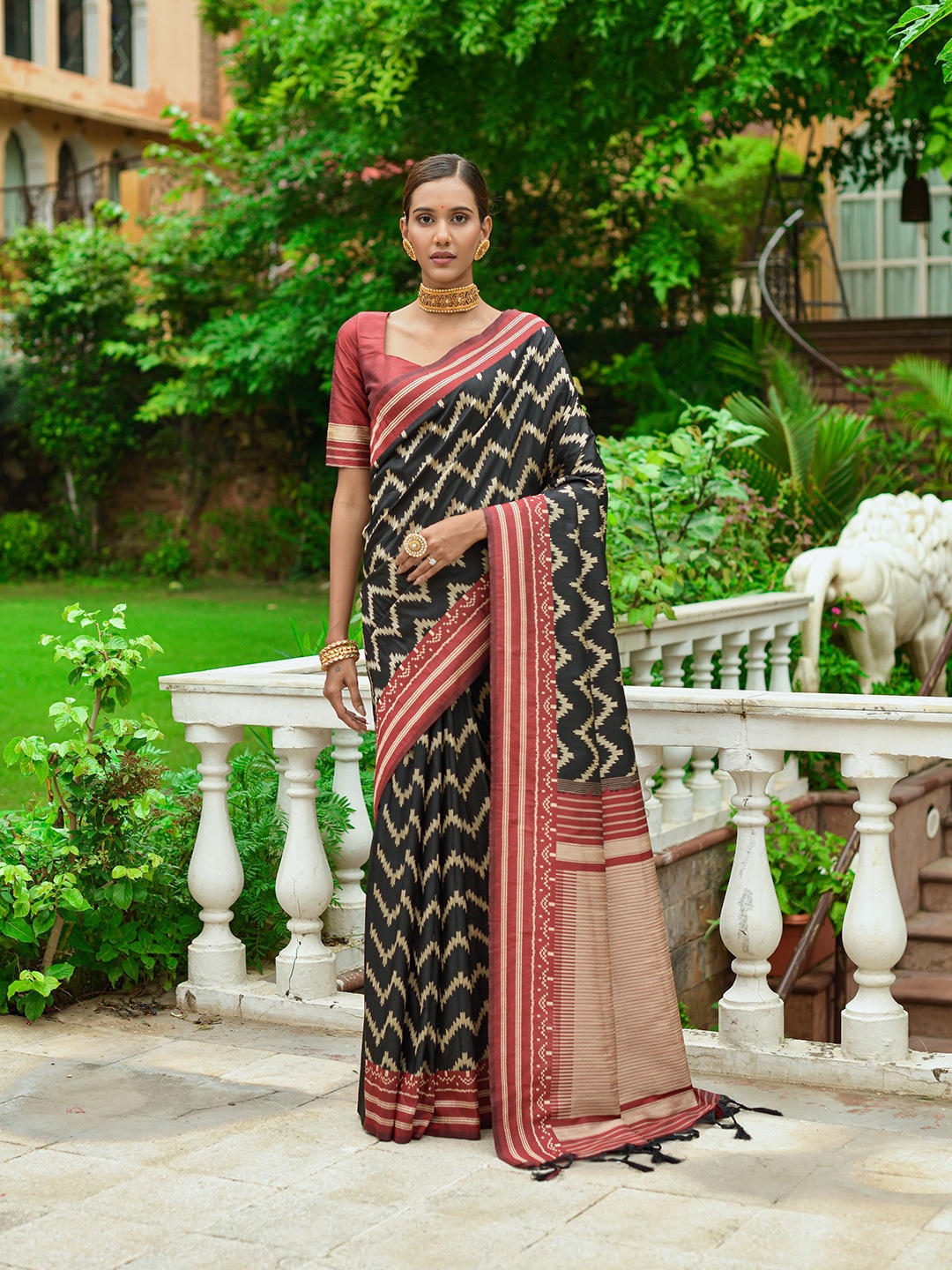 

Anouk Geometric Woven Design Pure Silk Saree, Black