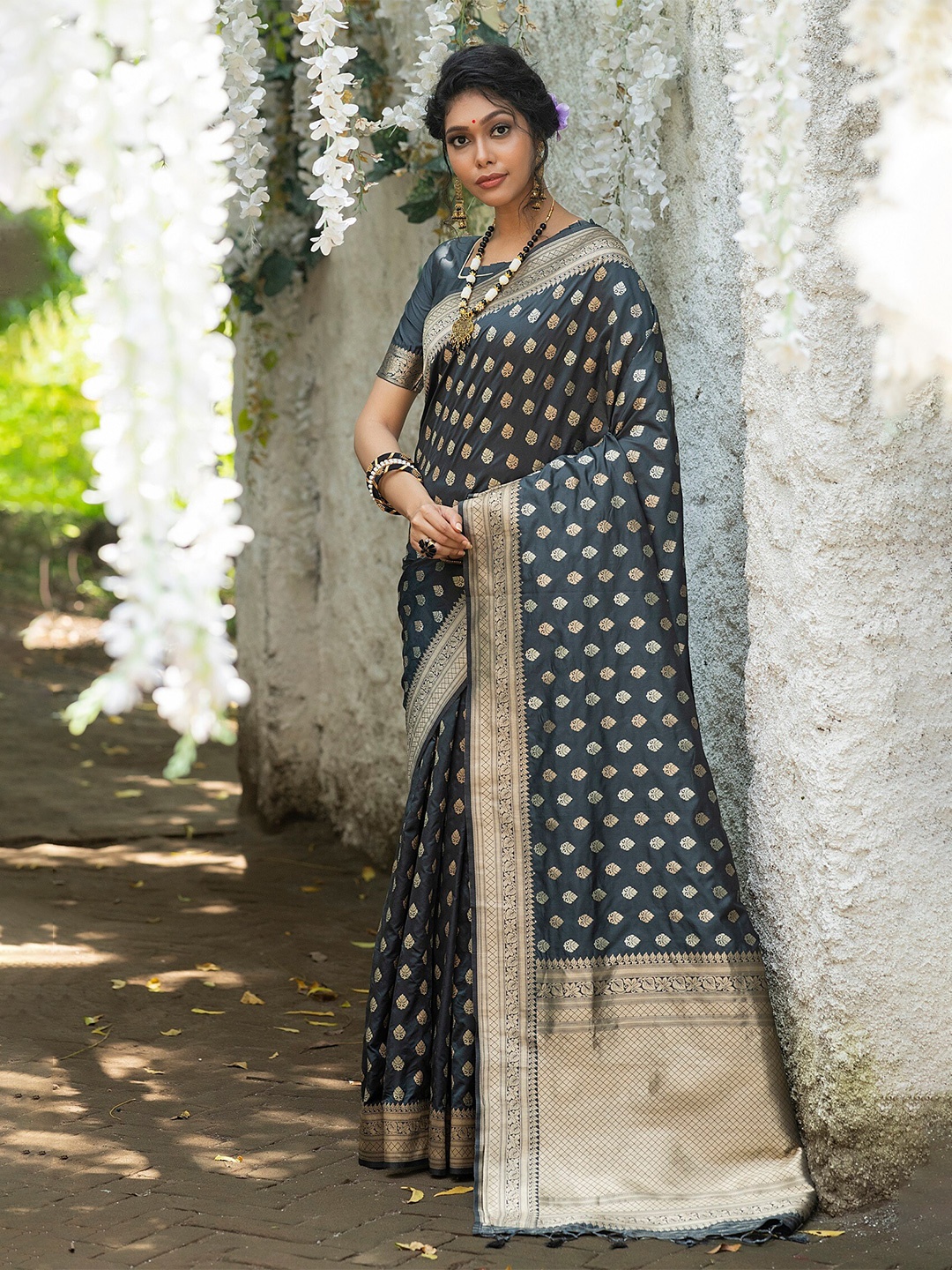 

Anouk Ethnic Motifs Woven Design Zari Pure Silk Saree, Black