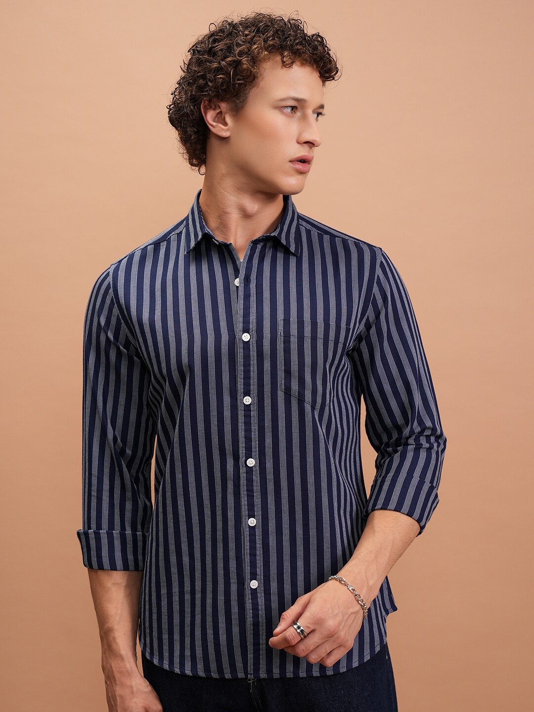 

Highlander Men Reg Collar Striped Shirt, Navy blue