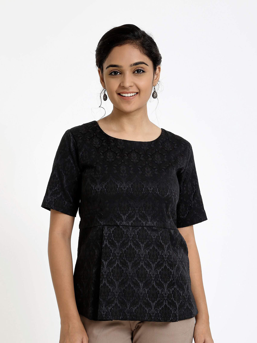 

SALT ATTIRE Round Neck Short Sleeves Top, Black