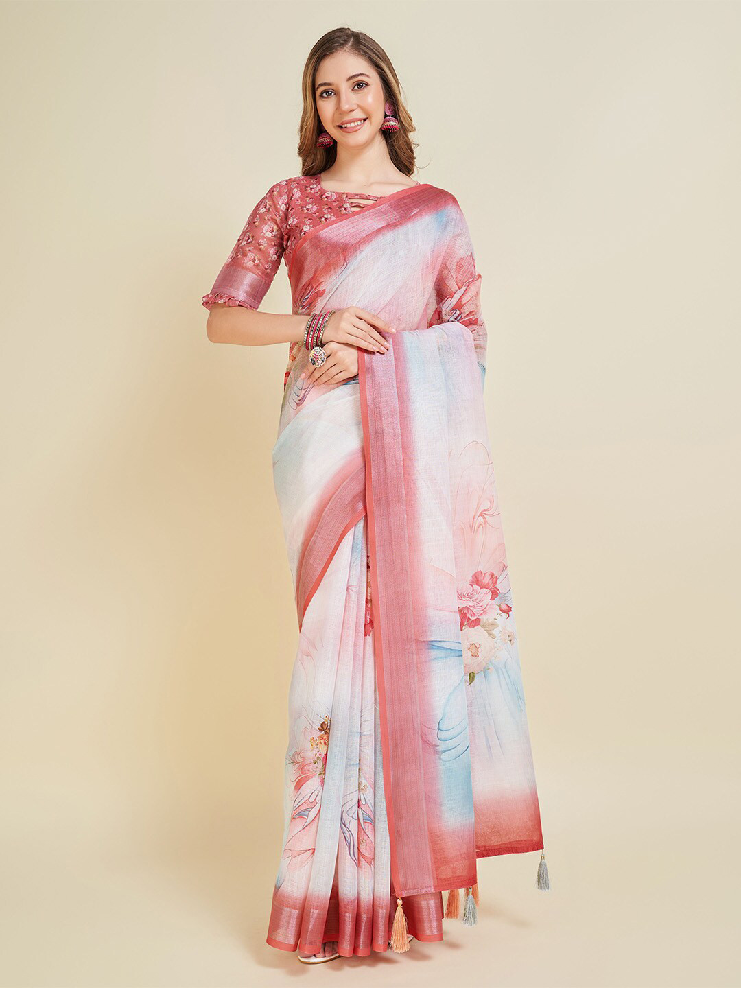 

Ishin Off White Floral Printed Zari Saree