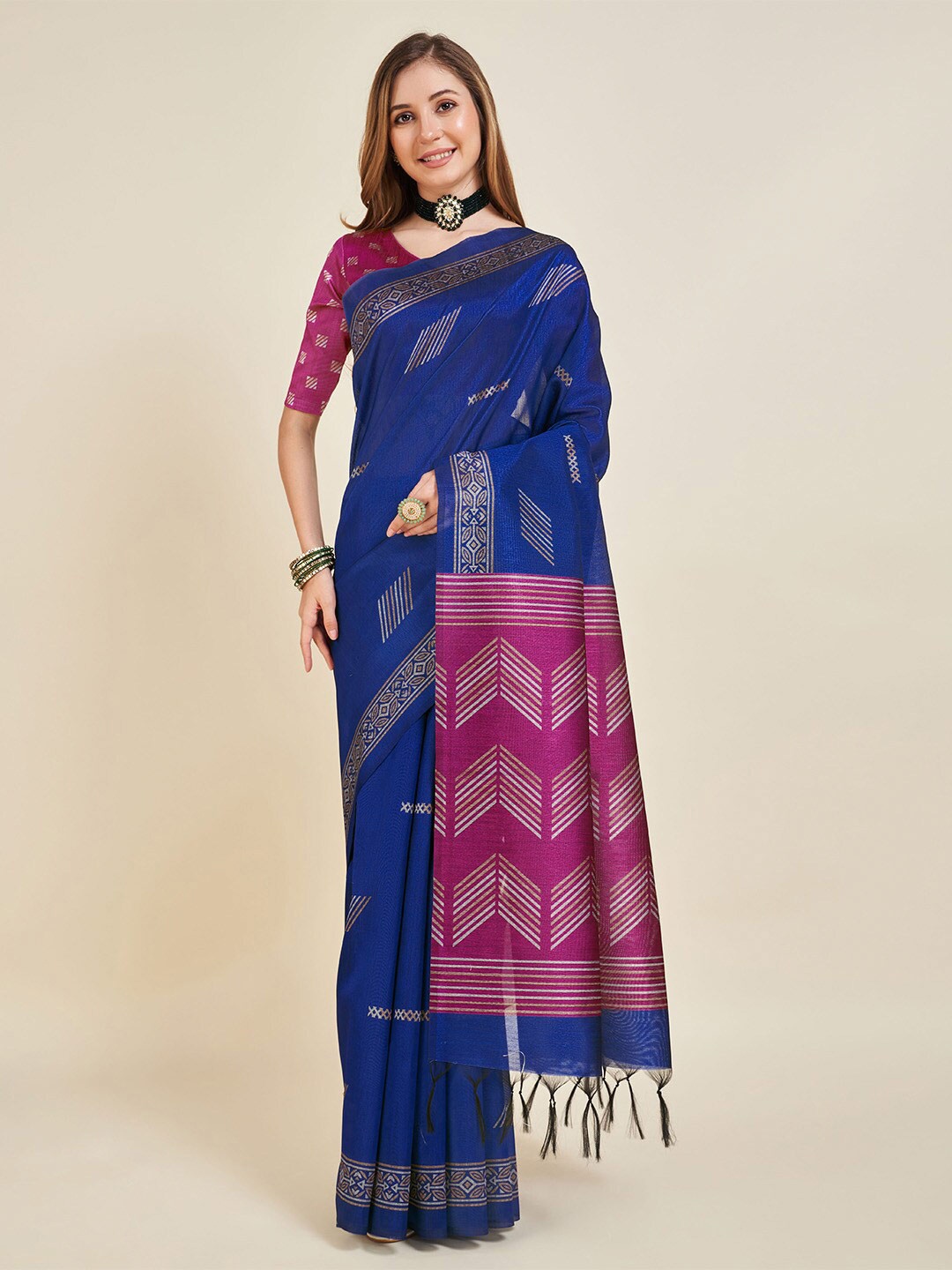 

Ishin Ethnic Motifs Woven Design Saree, Navy blue