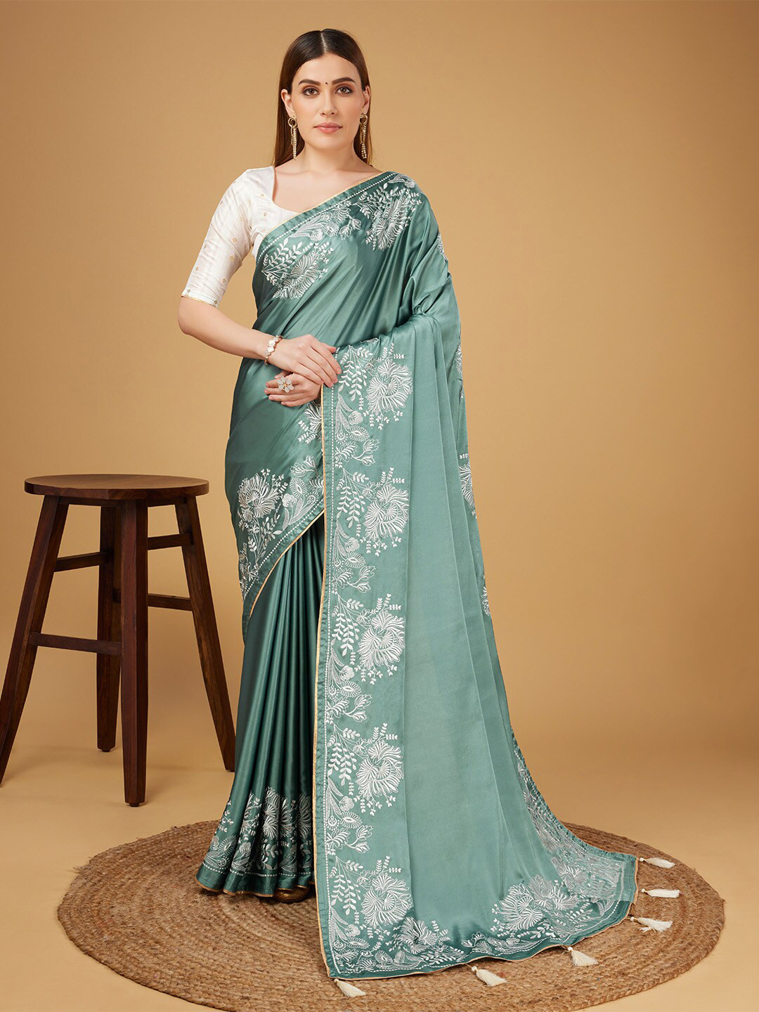 

Ishin Embroidered Satin Saree, Teal