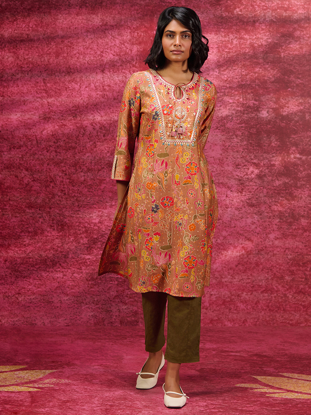

Lakshita Abstract Printed Flared Sleeves Cotton Floral Kurta, Brown