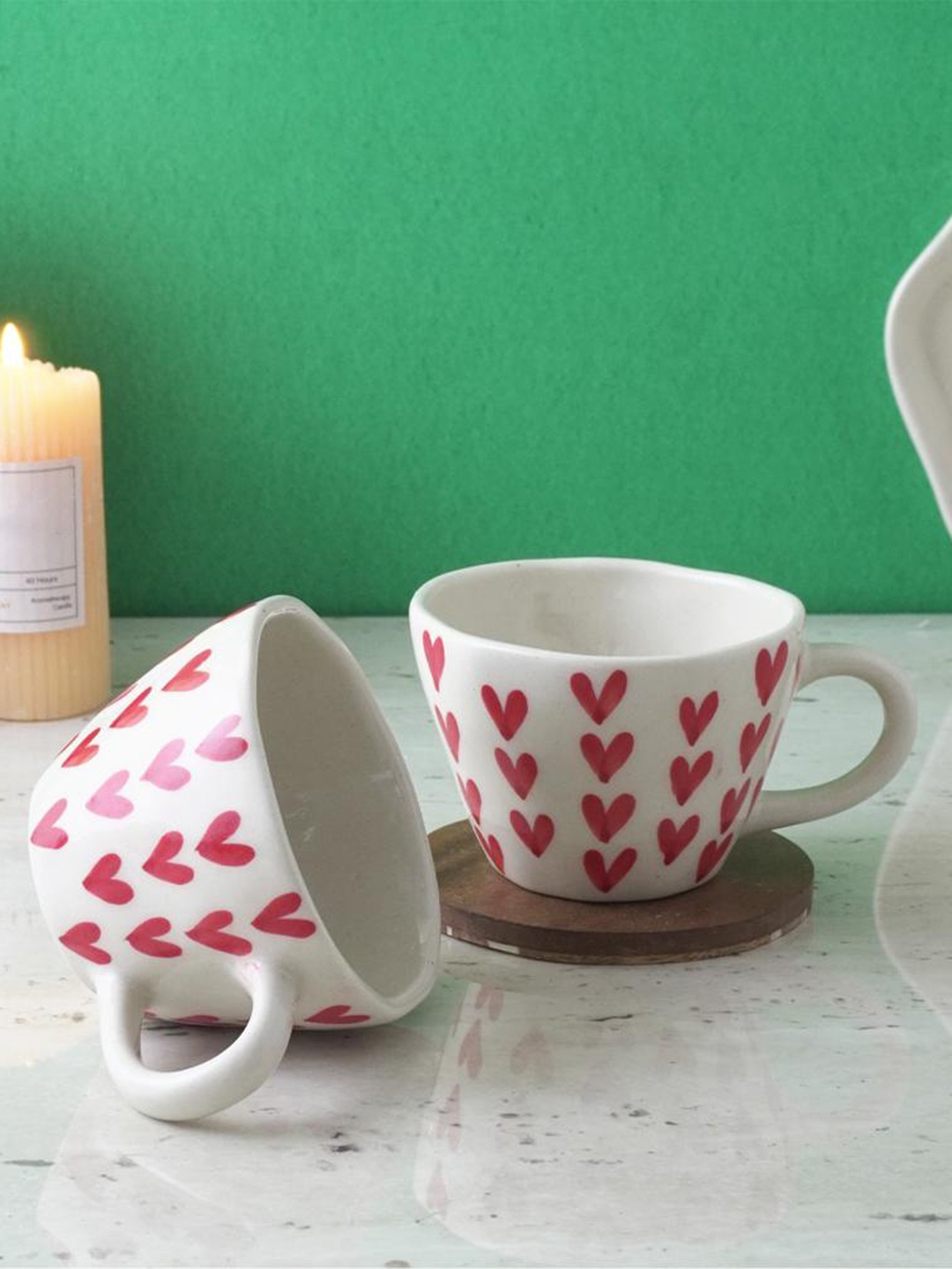 

The Decor Mart White & Red Ethnic Motifs Printed Ceramic Glossy Cups