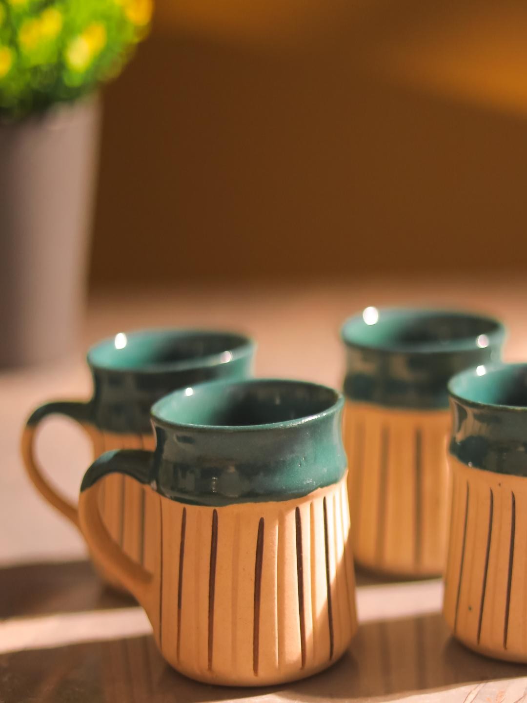 

The Decor Mart White & Green Textured Ceramic Glossy Mugs 500 ml